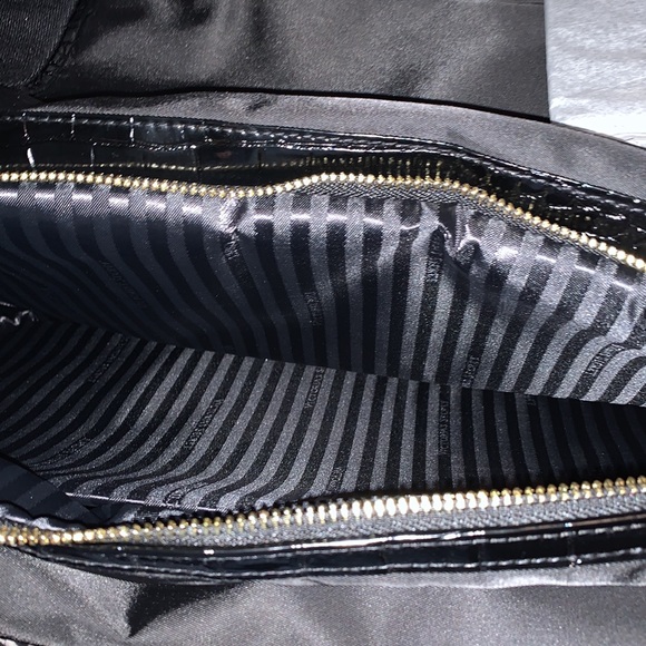 💐HOST PICK!💐NWT Victoria’s Secret Getaway Black Weekender Bag - Picture 5 of 10